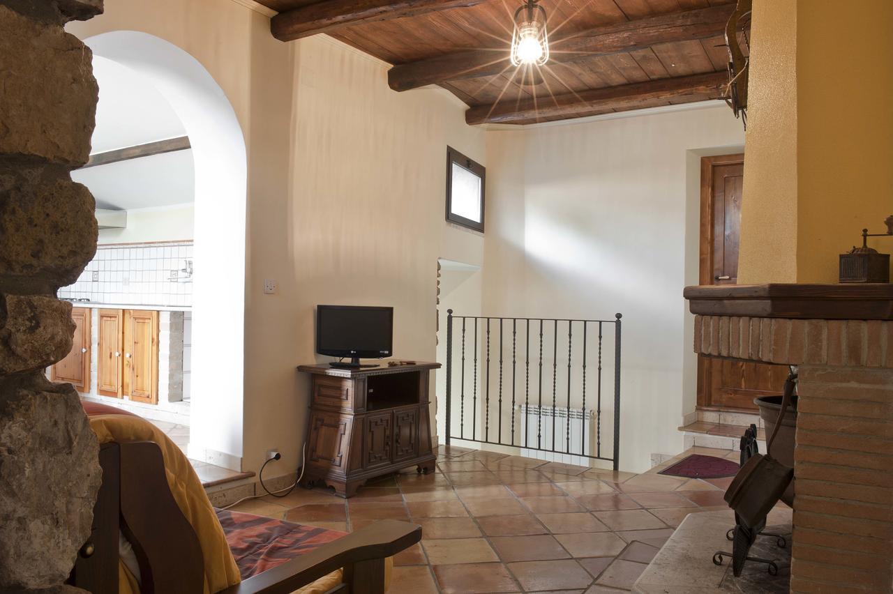 Casa Vacanze "Pietra Viva" Castelnuovo Parano Exteriör bild